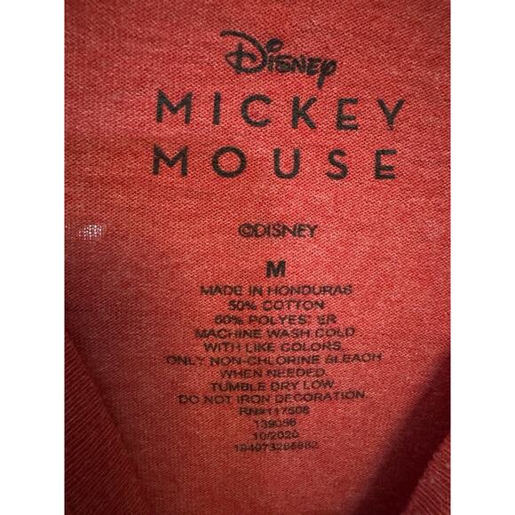 Disney Mickey Mouse Christmas Santa Hat Snowflakes Graphic T Shirt Medium - Picture 2 of 3